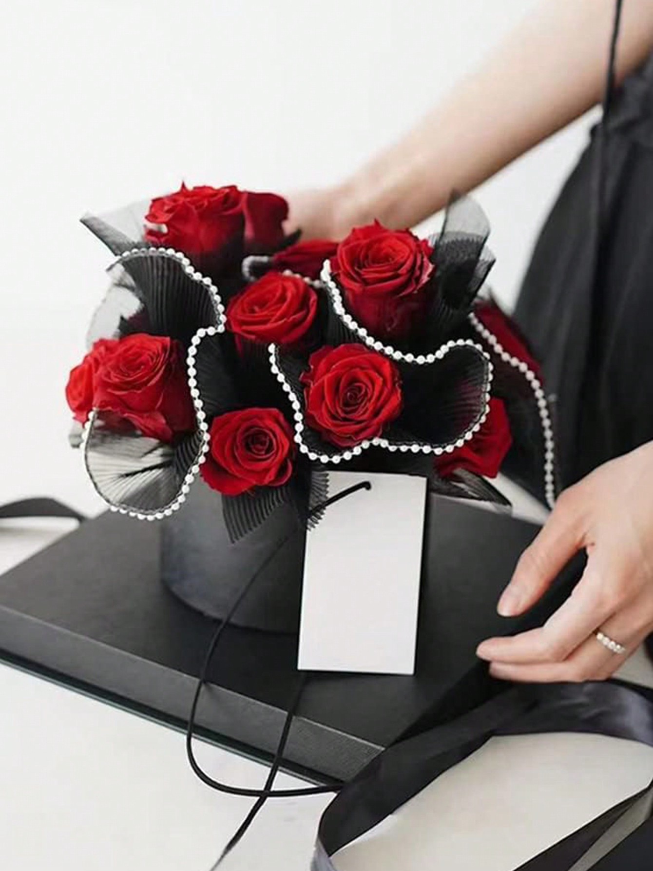 กระดาษตาข่ายห่อดอกไม้ขอบมุกเที - Florist Flower Supply บทวิจารณ์และราคา